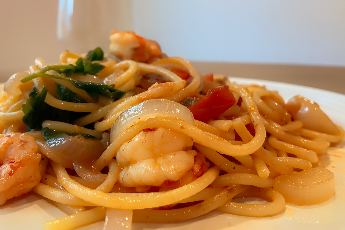 Easy Garlic Clam and Shrimp Pasta